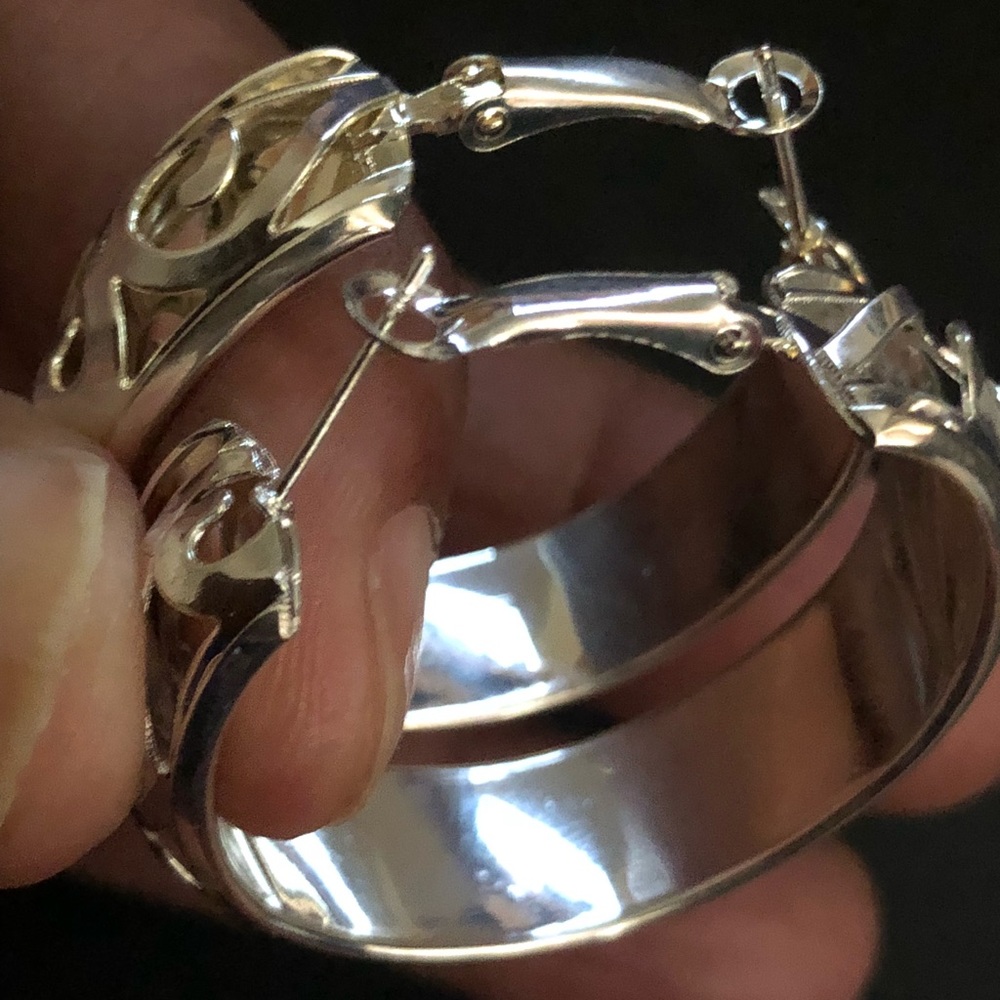 Earrings - Picture 2 of 3